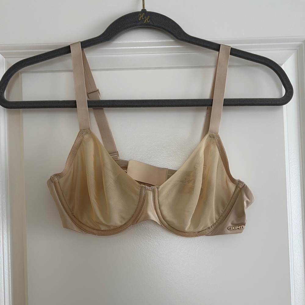 SKIMS Tan Full-Coverage Bra Adjustable Straps